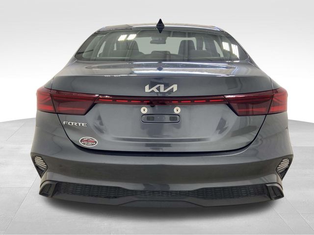 2024 Kia Forte LXS photo 4