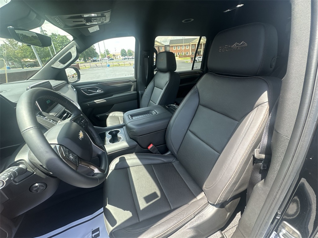 2024 Chevrolet Suburban High Country photo 11