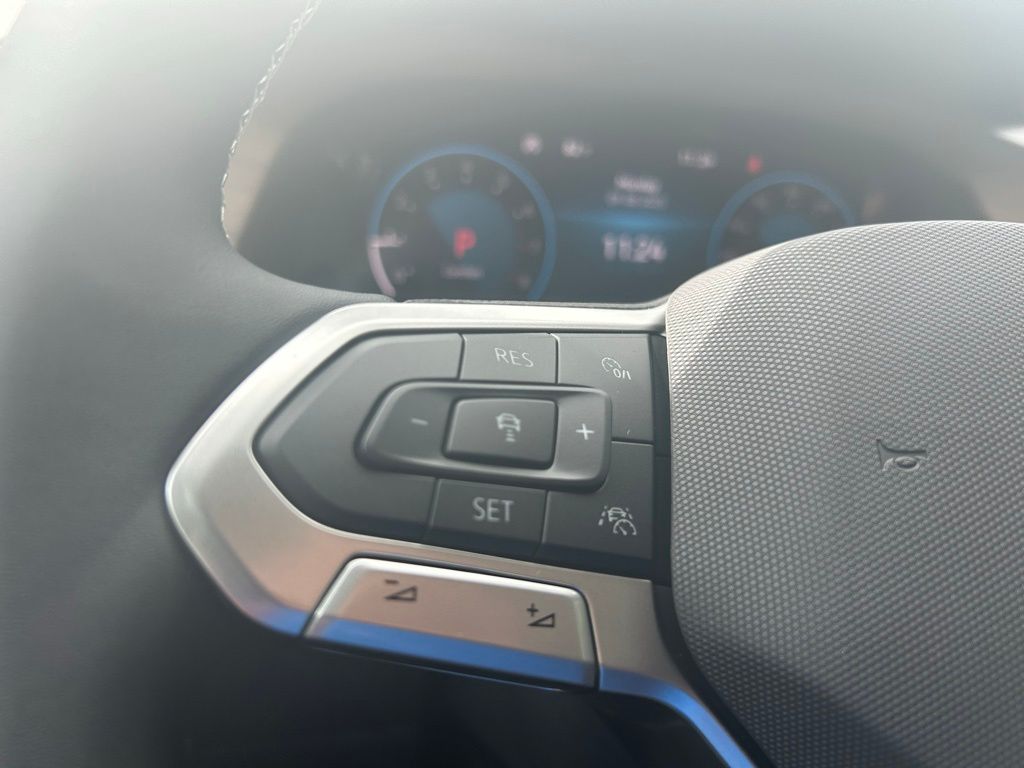 2026 Volkswagen Atlas SE Technology photo 11