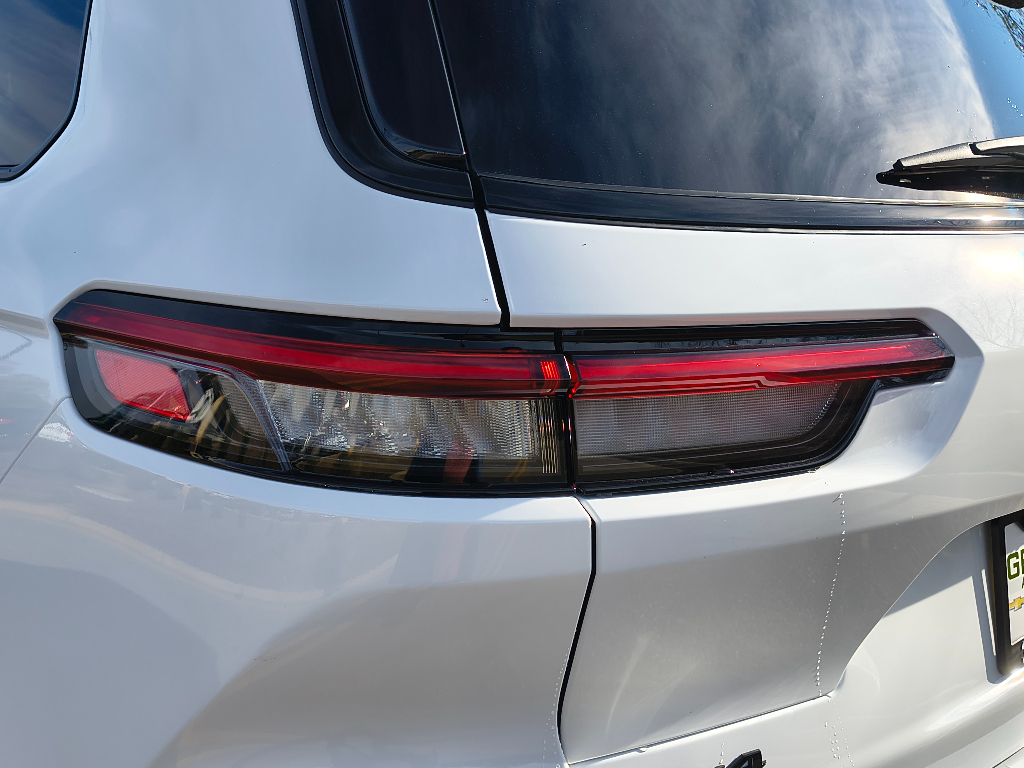 2025 Jeep Grand Cherokee Limited photo 4