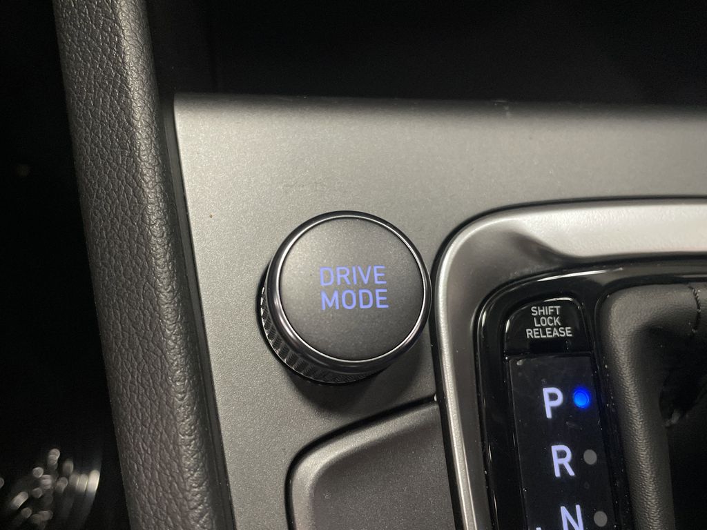 2023 Hyundai Kona SE photo 16