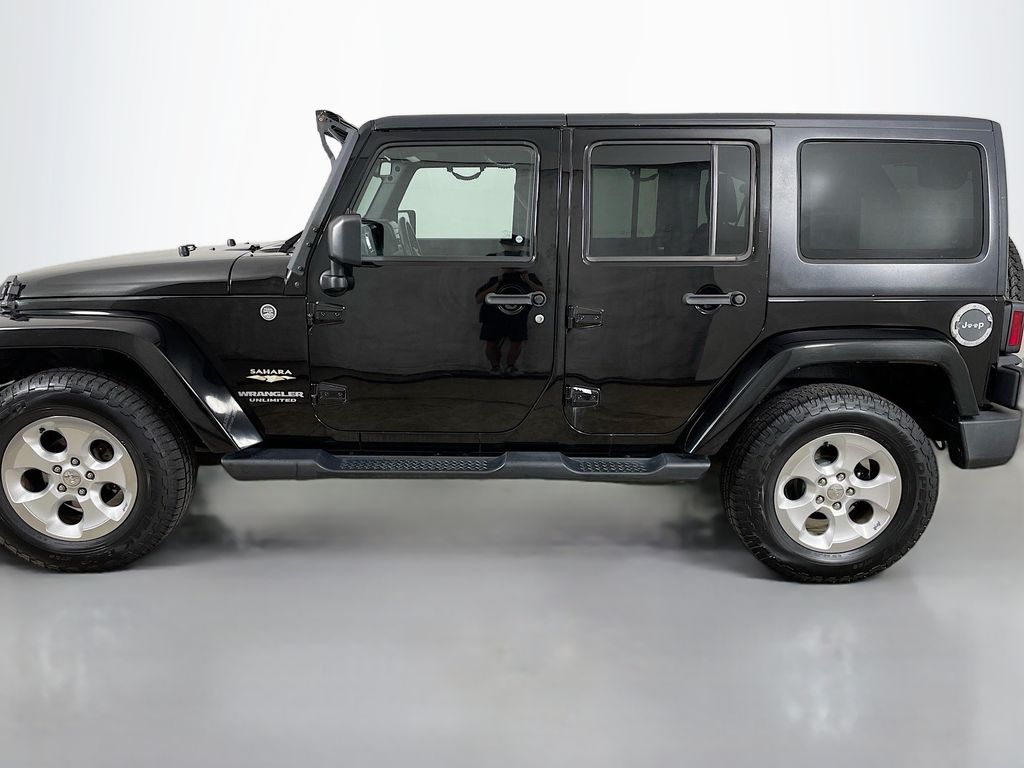 2015 Jeep Wrangler Unlimited Sahara photo 4