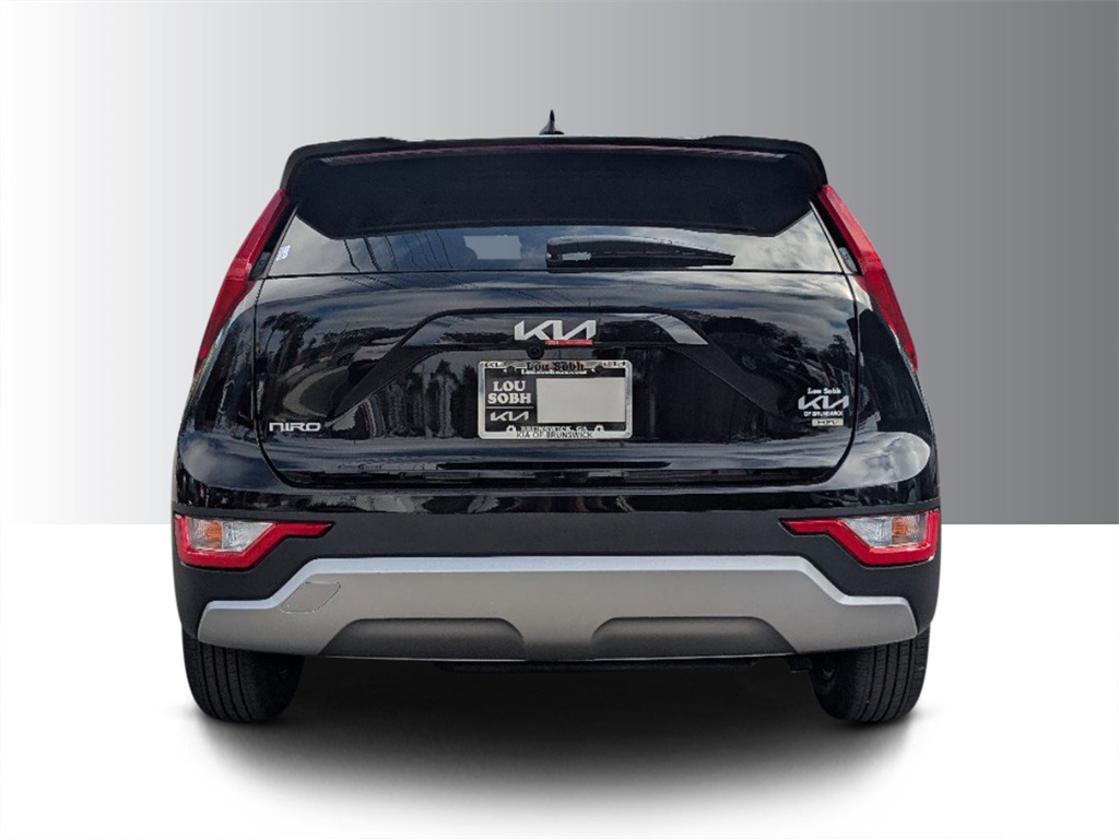2025 Kia Niro LX photo 4