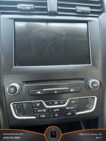 2018 Ford Fusion SE Hybrid photo 17