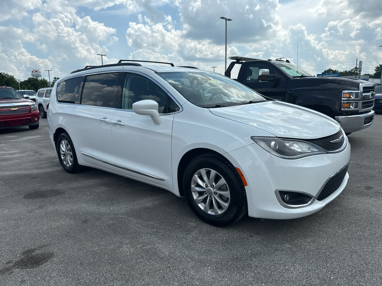 2017 Chrysler Pacifica Touring L photo 3