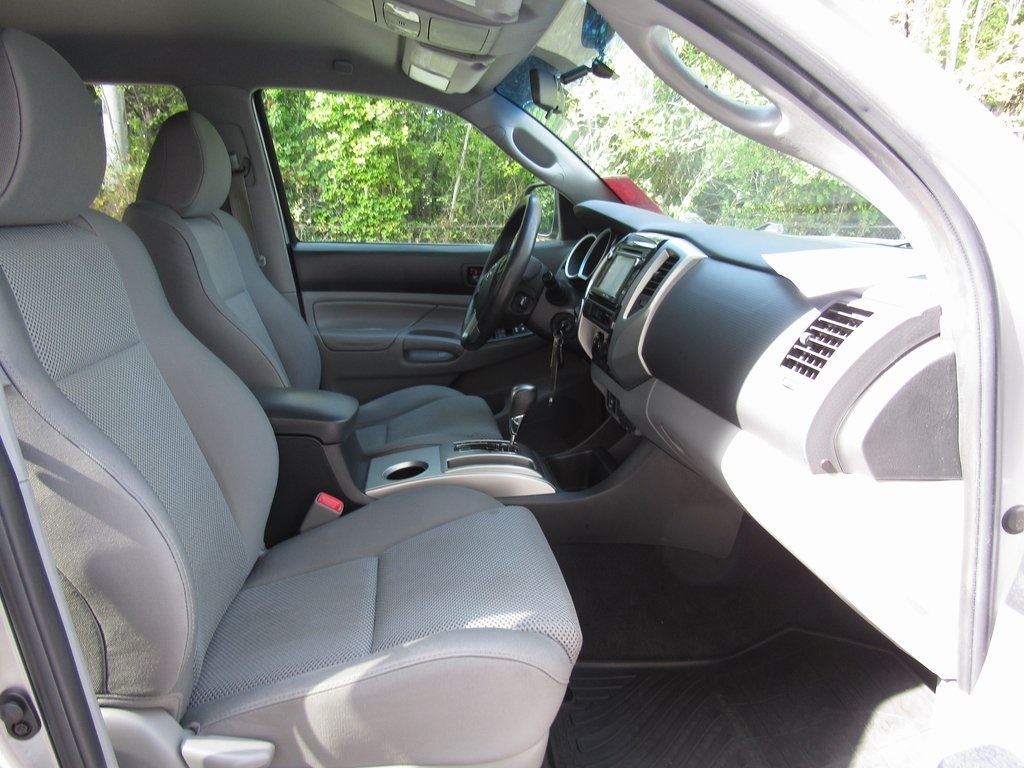 2014 Toyota Tacoma Base photo 19