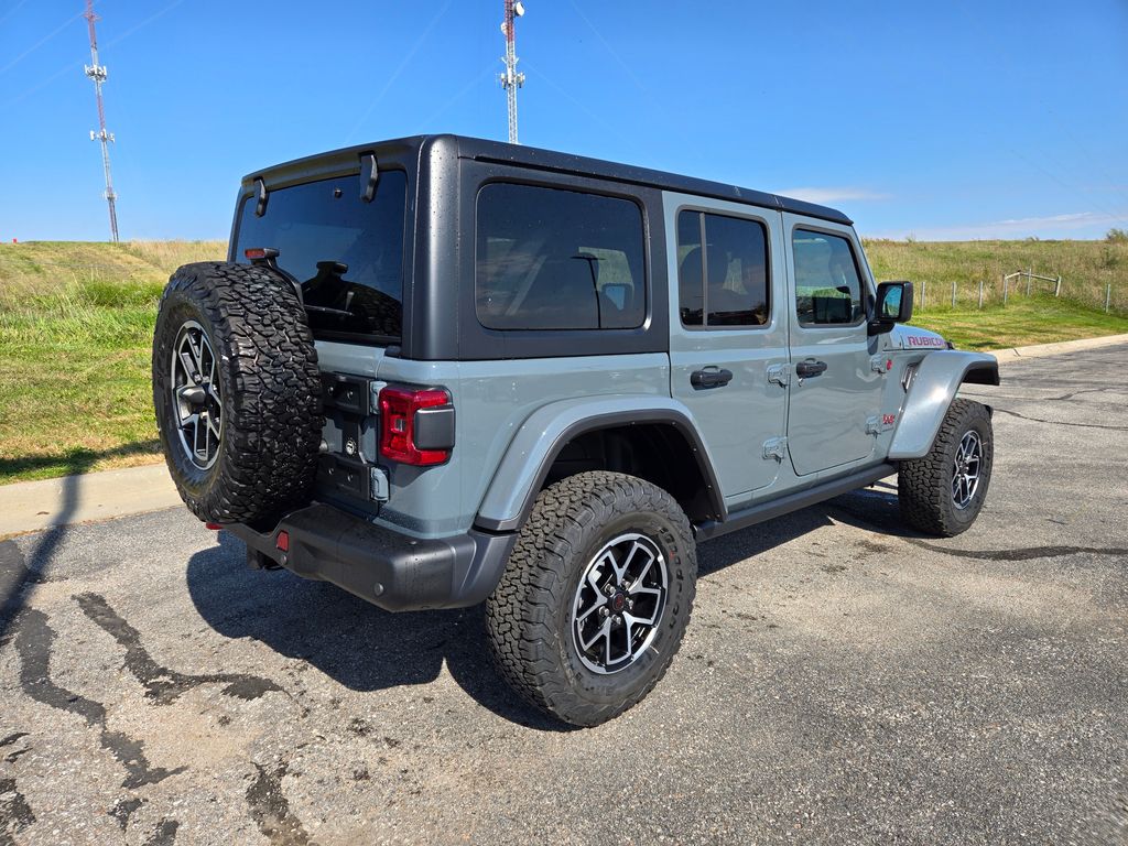 2025 Jeep Wrangler Rubicon photo 3