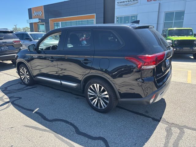 2019 Mitsubishi Outlander SE photo 3