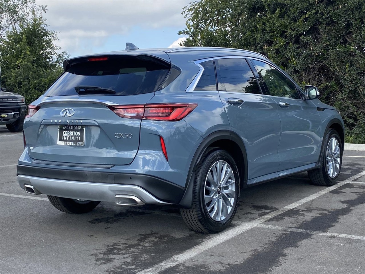 2025 Infiniti QX50 Luxe photo 6