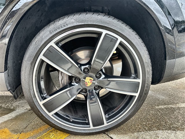 2022 Porsche Cayenne Base photo 11