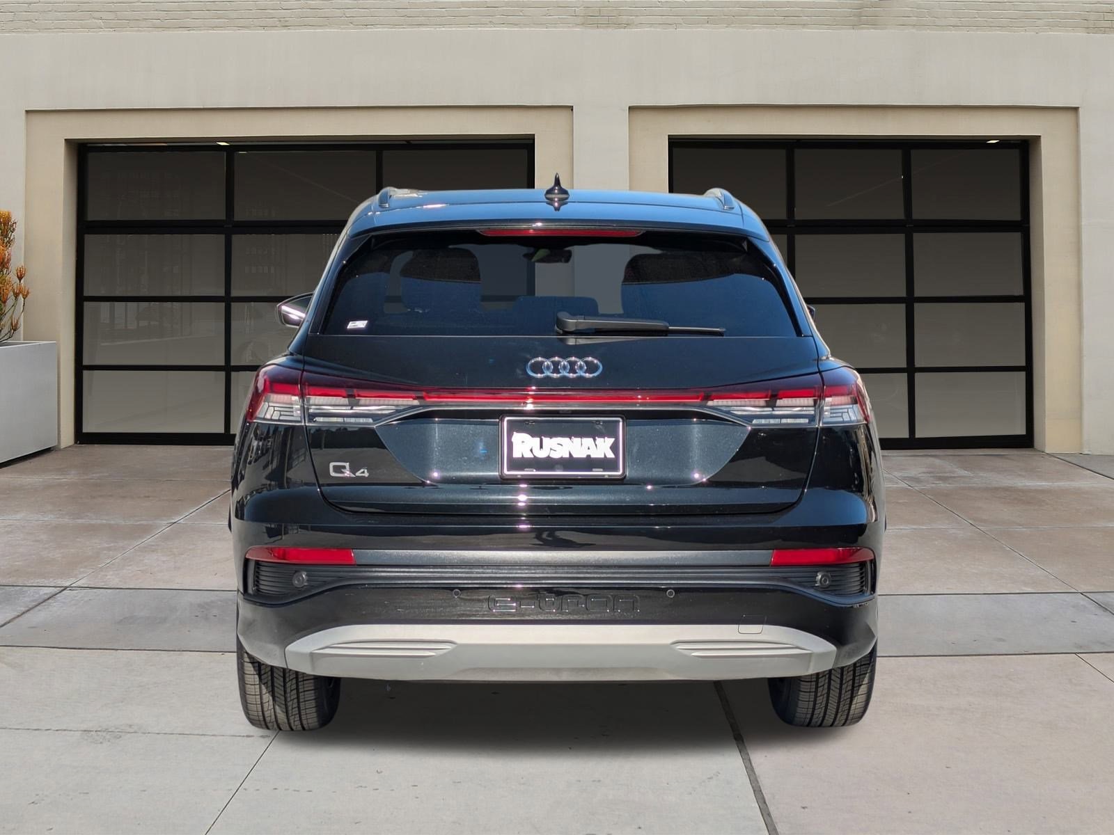 2023 Audi Q4 40 E-tron Premium Plus photo 4