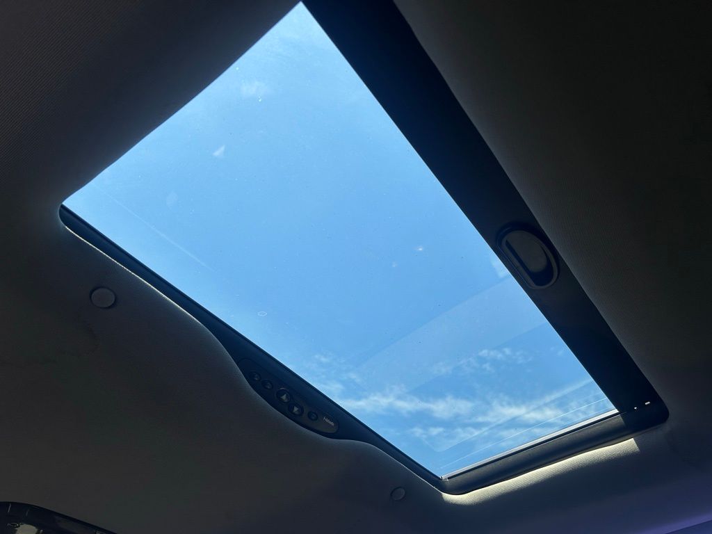 2018 Chevrolet Express Cargo photo 2