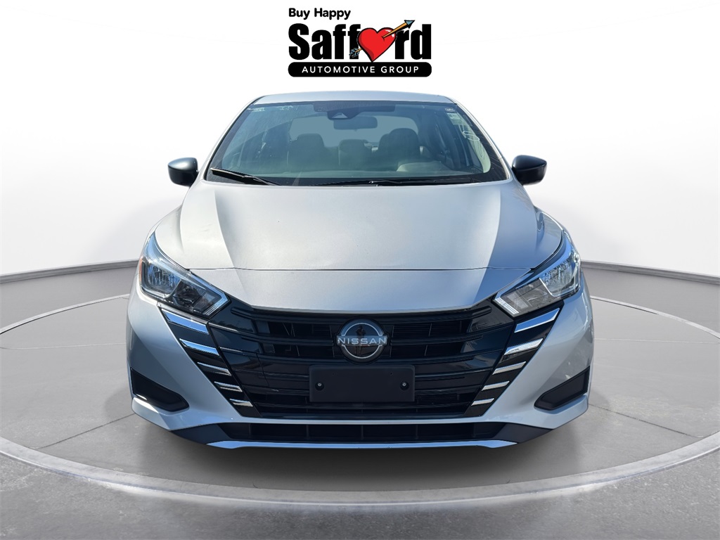 2023 Nissan Versa 1.6 S photo 2