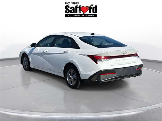 2025 Hyundai Elantra SE photo 5