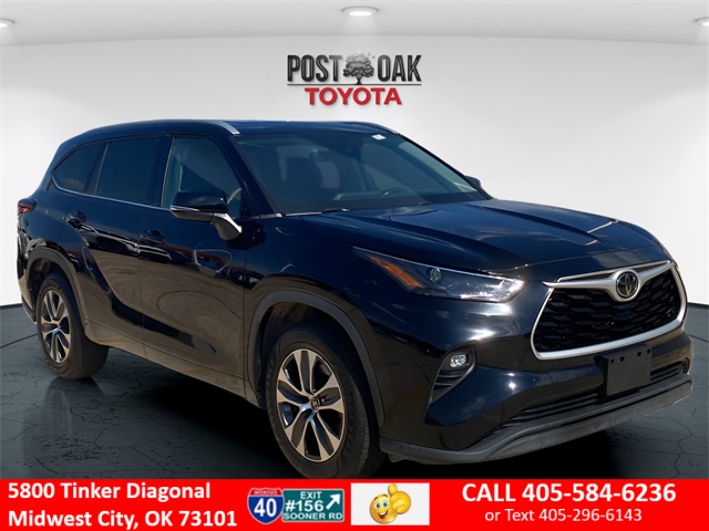 2022 Toyota Highlander XLE photo 2