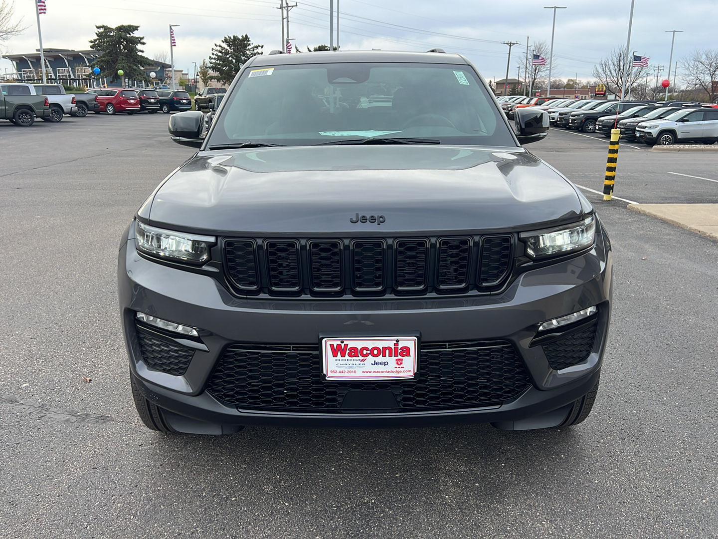 2025 Jeep Grand Cherokee Limited photo 3