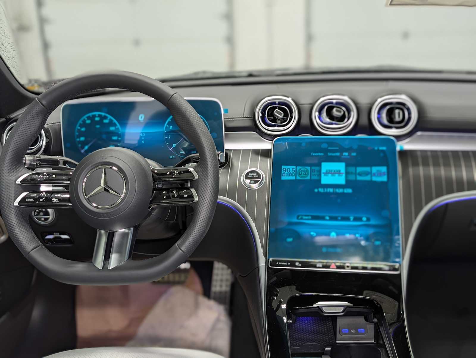 2025 Mercedes Benz C 300 photo 3
