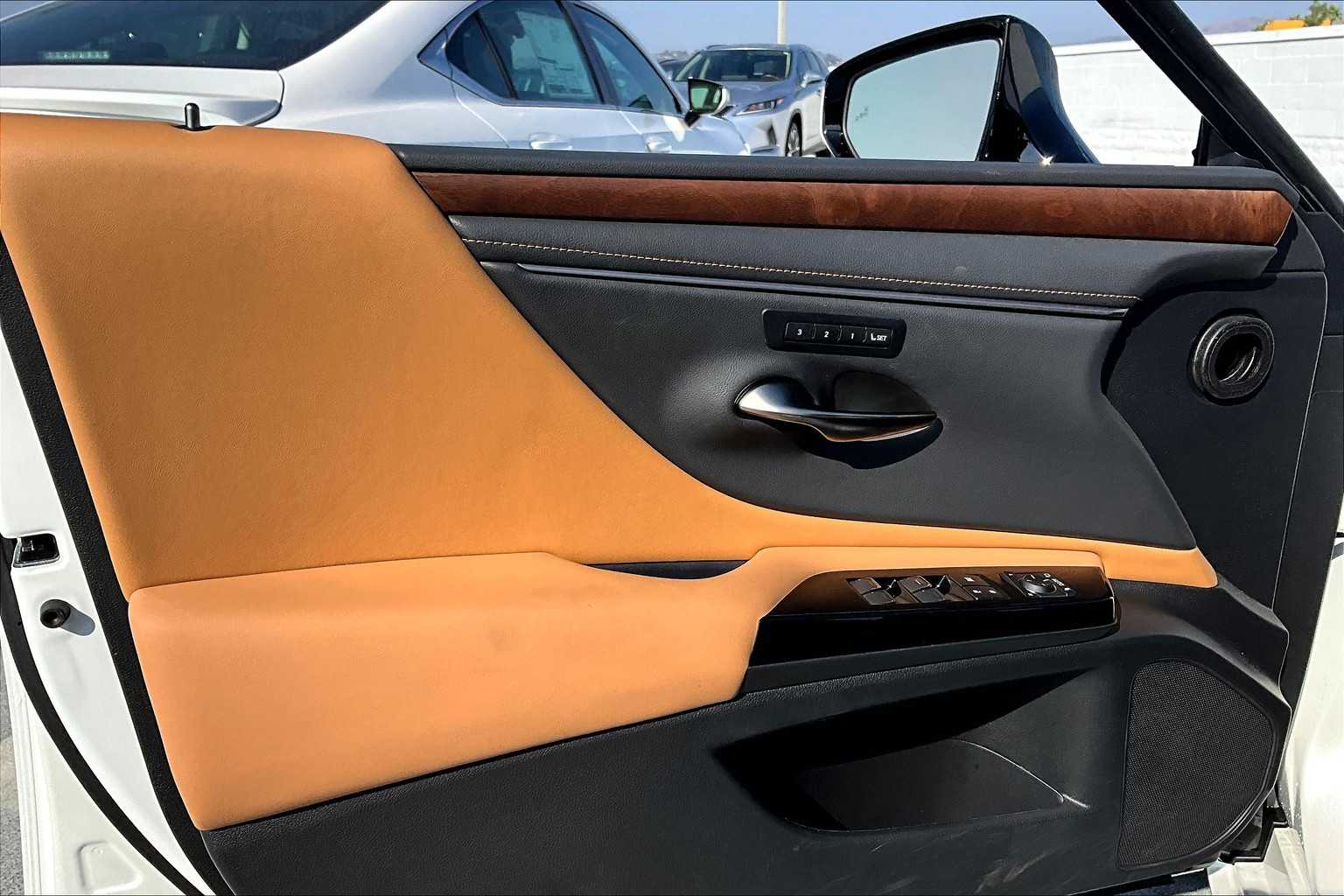 2025 Lexus ES Premium photo 21