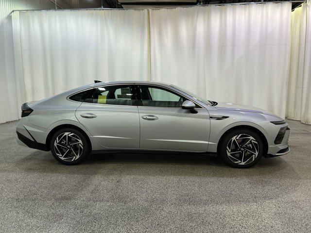 2026 Hyundai Sonata SEL Sport photo 4