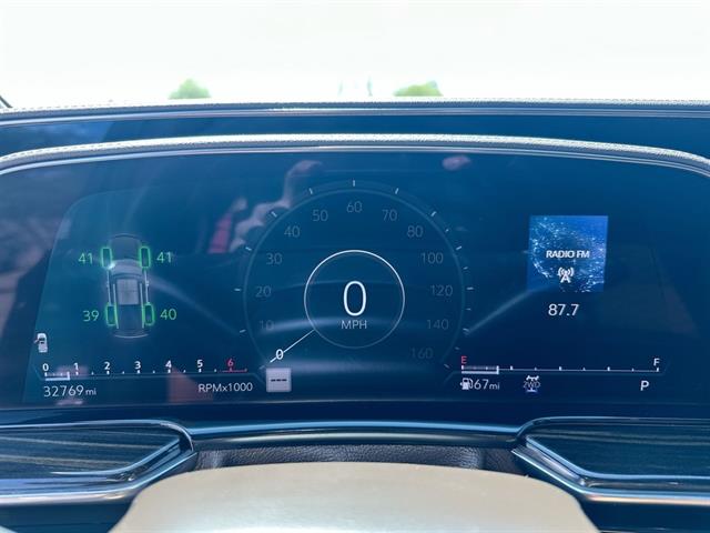 2022 Cadillac Escalade ESV Premium Luxury photo 11