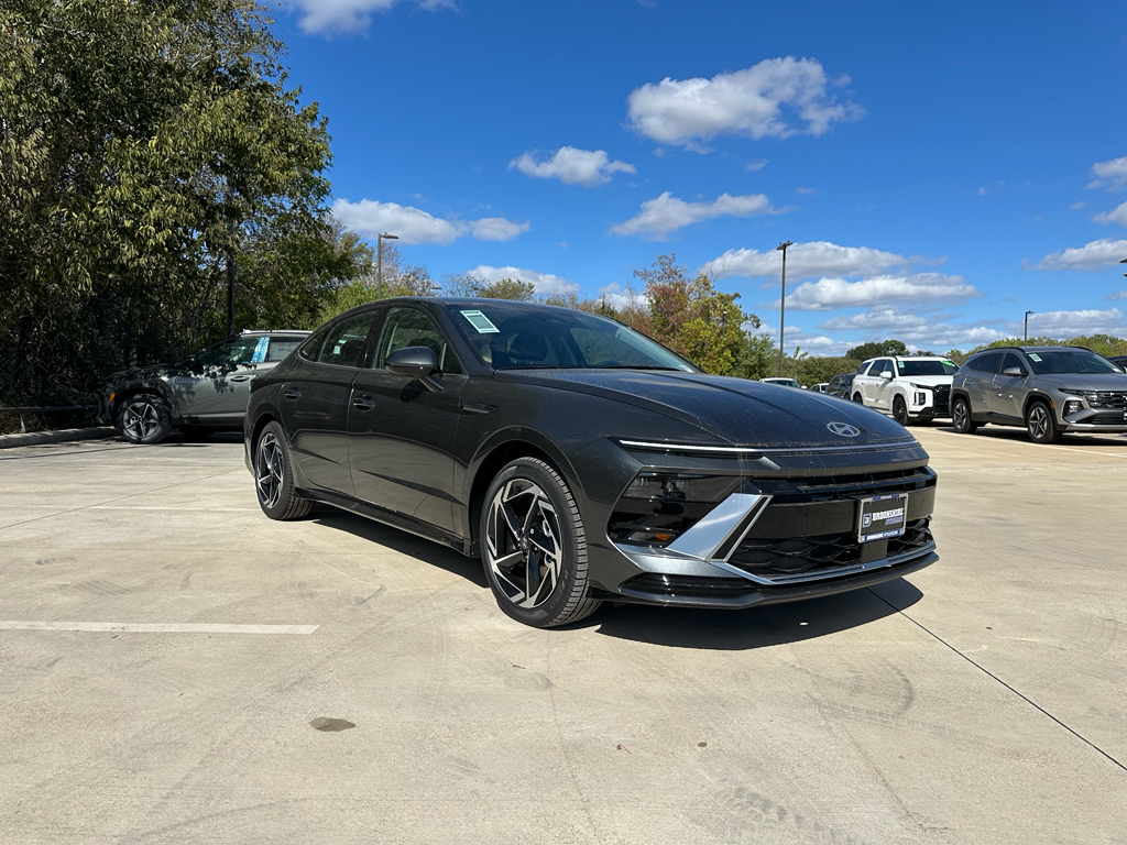 2026 Hyundai Sonata SEL Sport photo 3