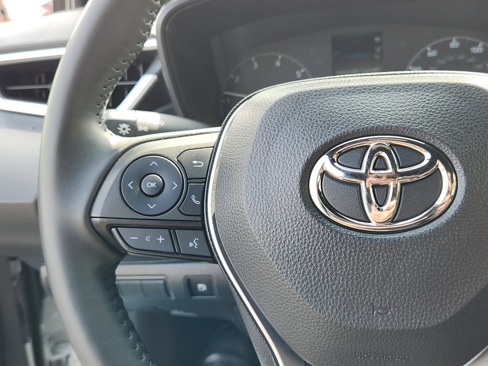 2024 Toyota Corolla Hybrid SE photo 18