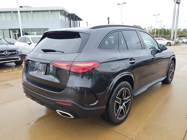 2026 Mercedes Benz GLC 300 4MATIC photo 3