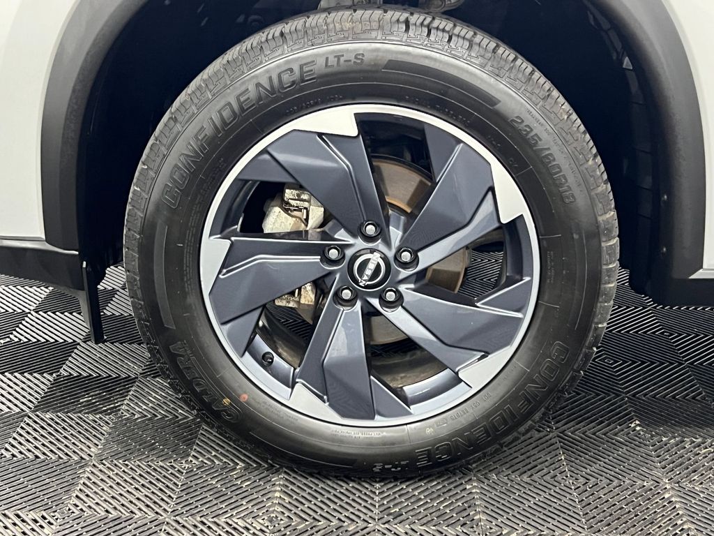 2024 Nissan Rogue SV photo 10