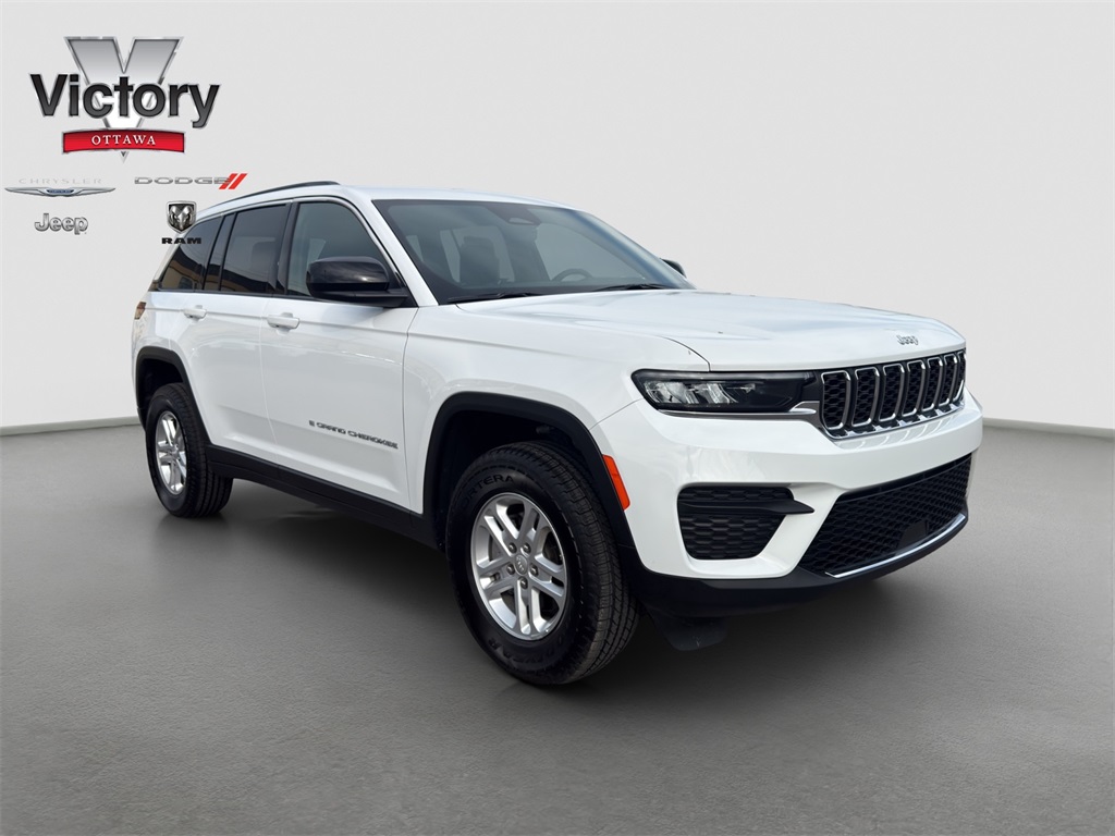 2025 Jeep Grand Cherokee Laredo photo 8