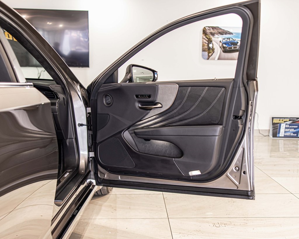 2022 LEXUS LS - Image 41