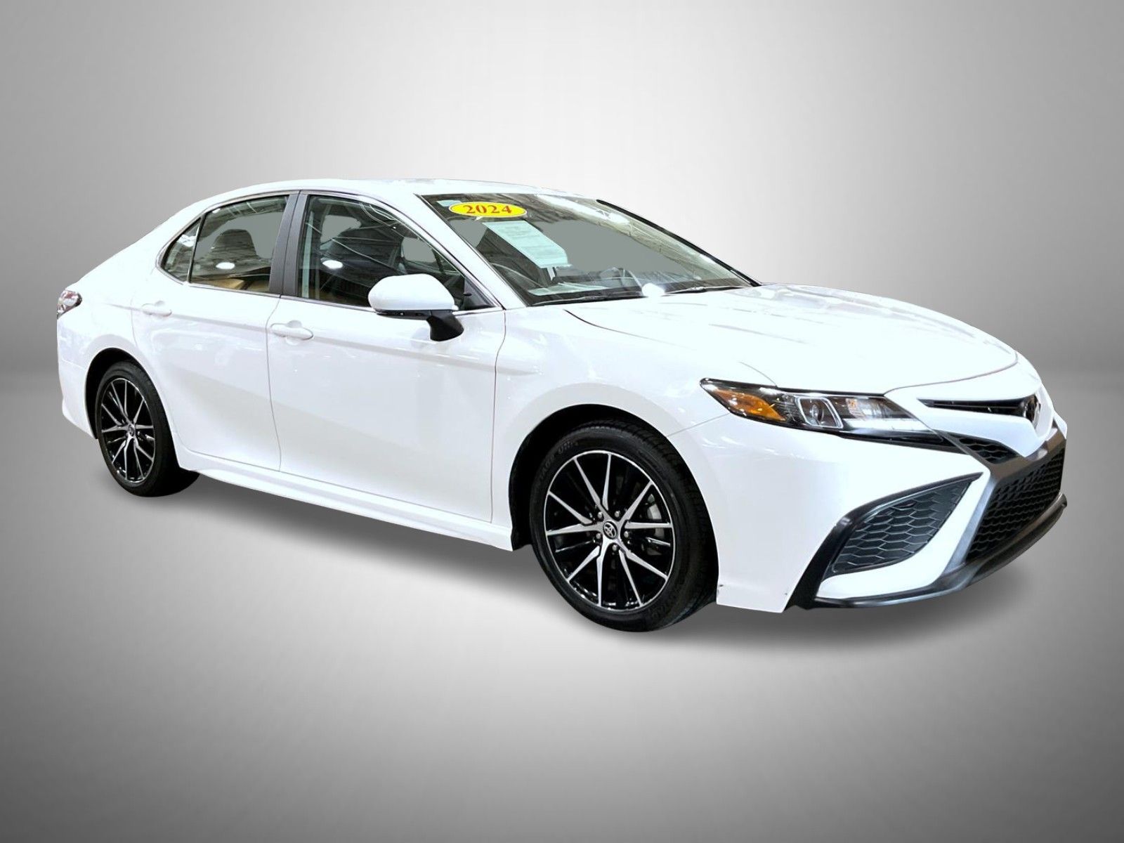 2024 Toyota Camry SE photo 3