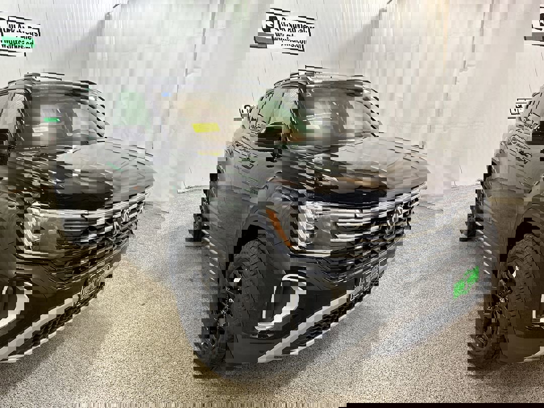 New 2025 Deep Black Pearl Volkswagen 2.0T Peak Edition image 1