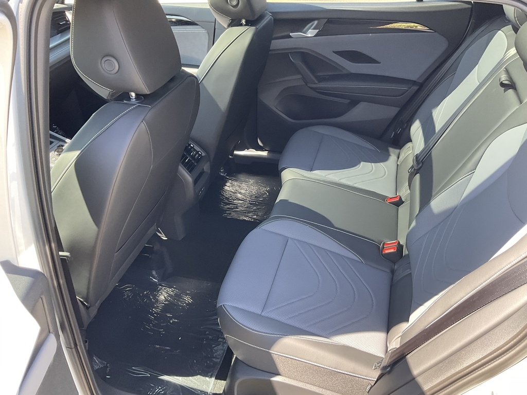 2025 Volkswagen Tiguan SE R-Line Black photo 4