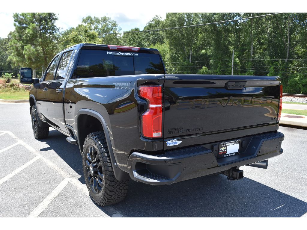 2025 Chevrolet Silverado 2500HD LTZ photo 3