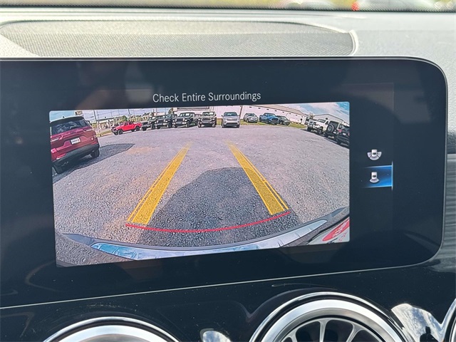 2023 Mercedes Benz GLB 250 4MATIC photo 4