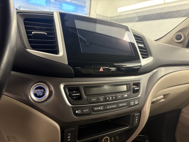 2016 Honda Pilot EX-L photo 12