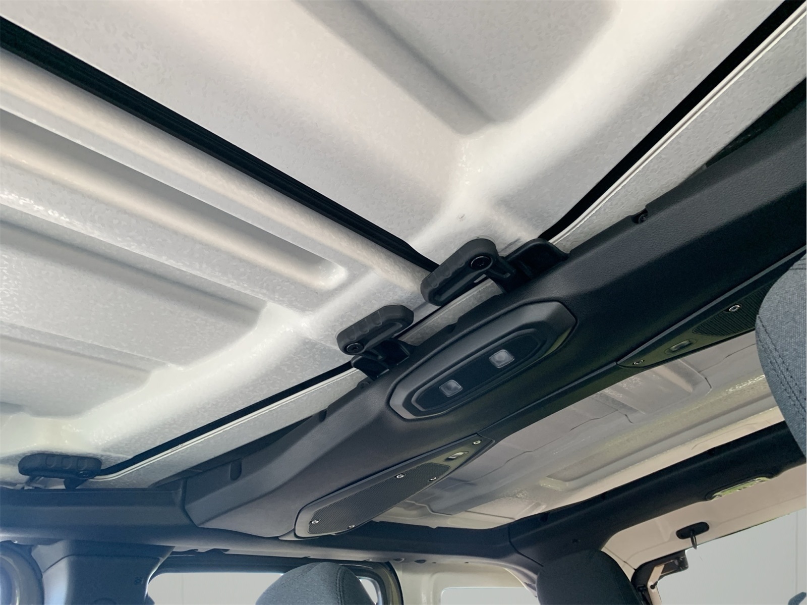 2025 Jeep Wrangler Sport S photo 21