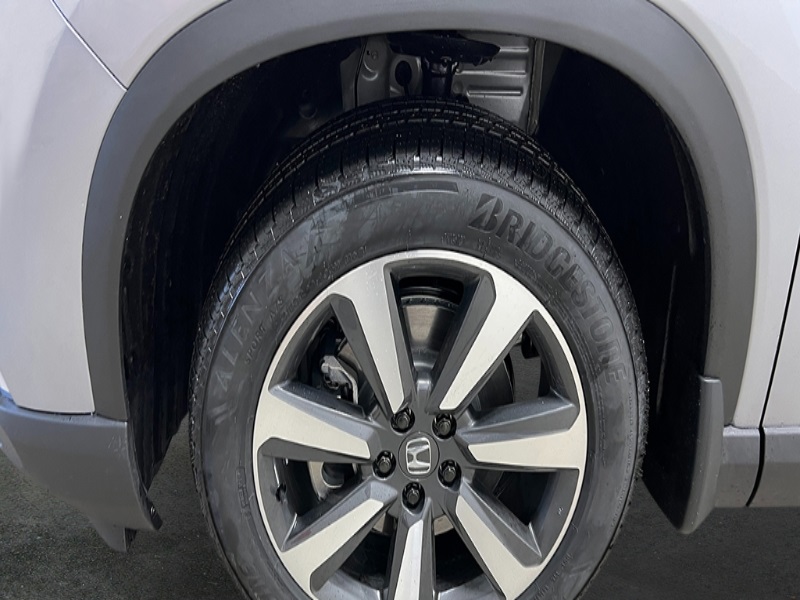 2025 Honda Pilot Touring photo 11
