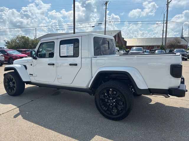 2025 Jeep Gladiator photo 8