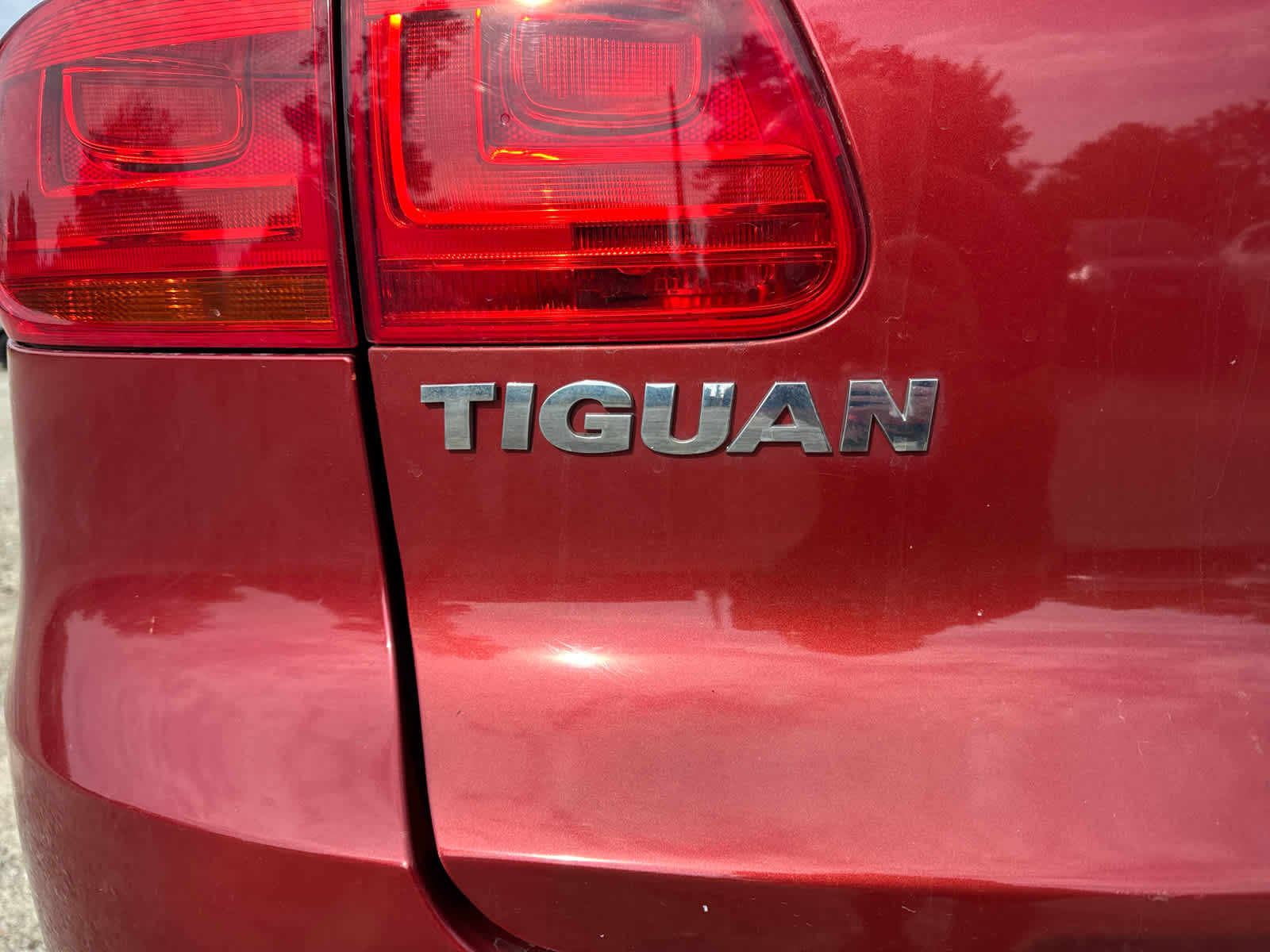 2016 Volkswagen Tiguan R-Line SEL photo 9