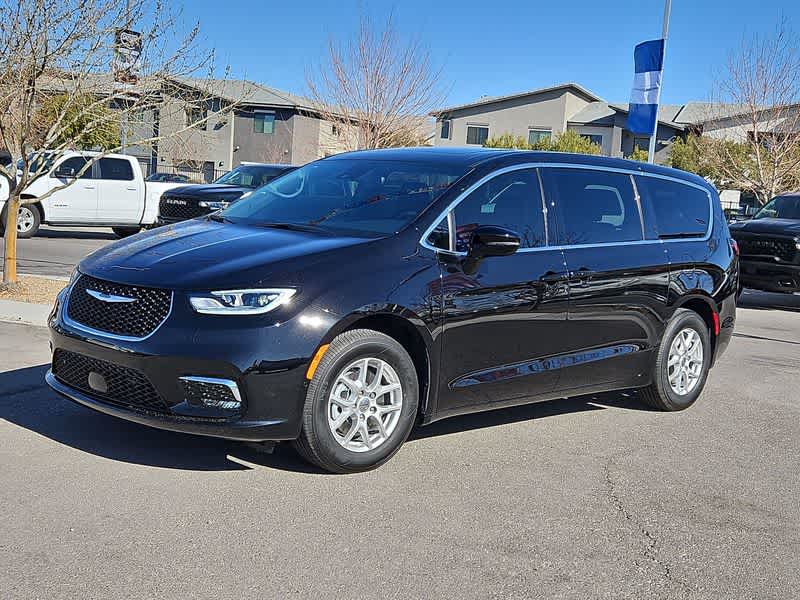 2025 Chrysler Pacifica photo 4
