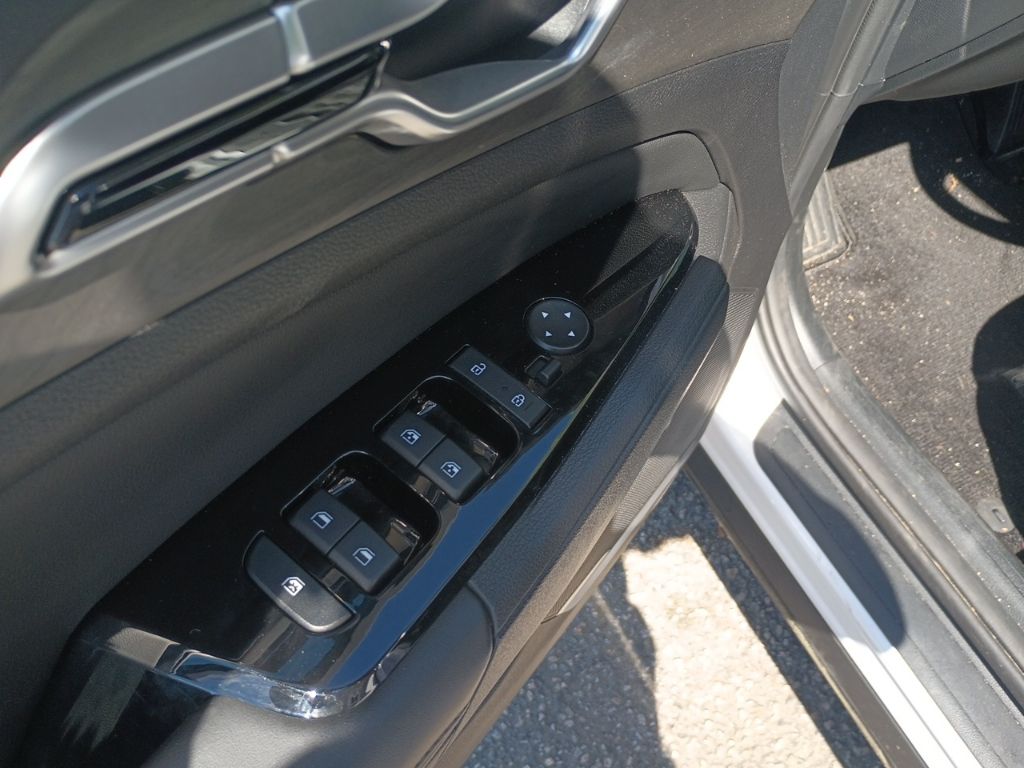 2024 Kia Sportage X-Line photo 9