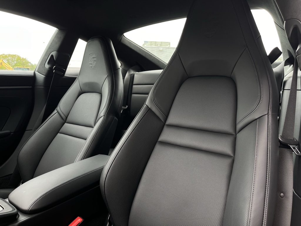 2025 Porsche 911 GTS photo 5