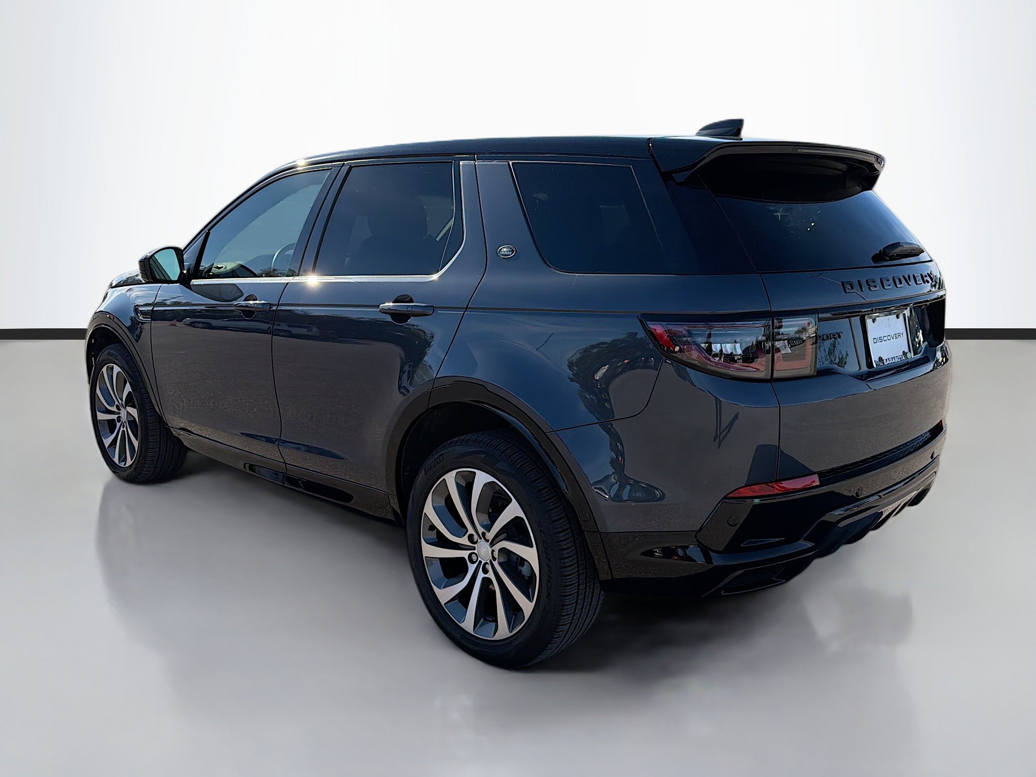2024 Land Rover Discovery Sport Dynamic SE photo 3