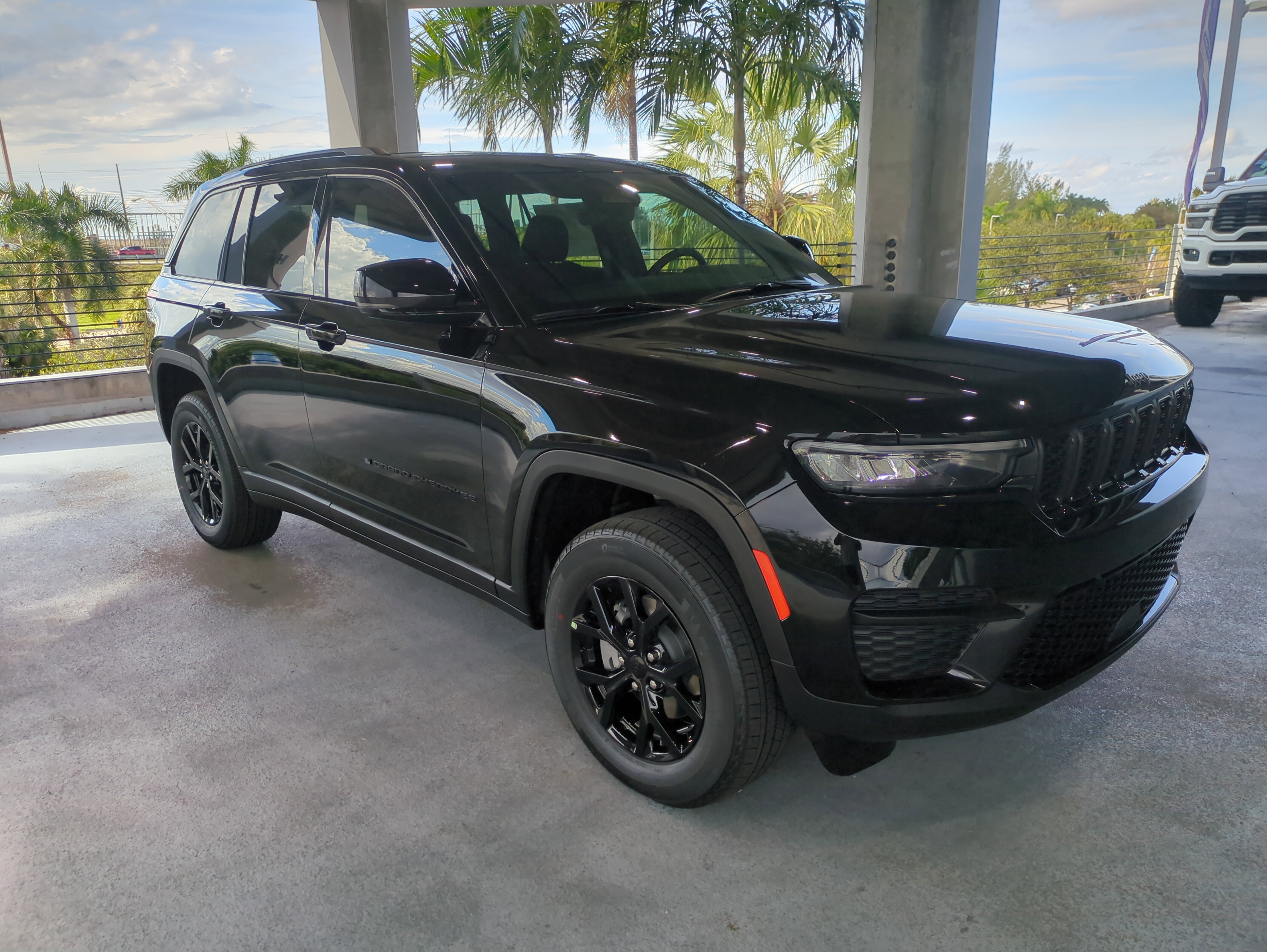 2025 Jeep Grand Cherokee Altitude's photo