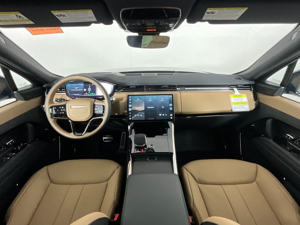 2025 Land Rover Range Rover Sport SE photo 3