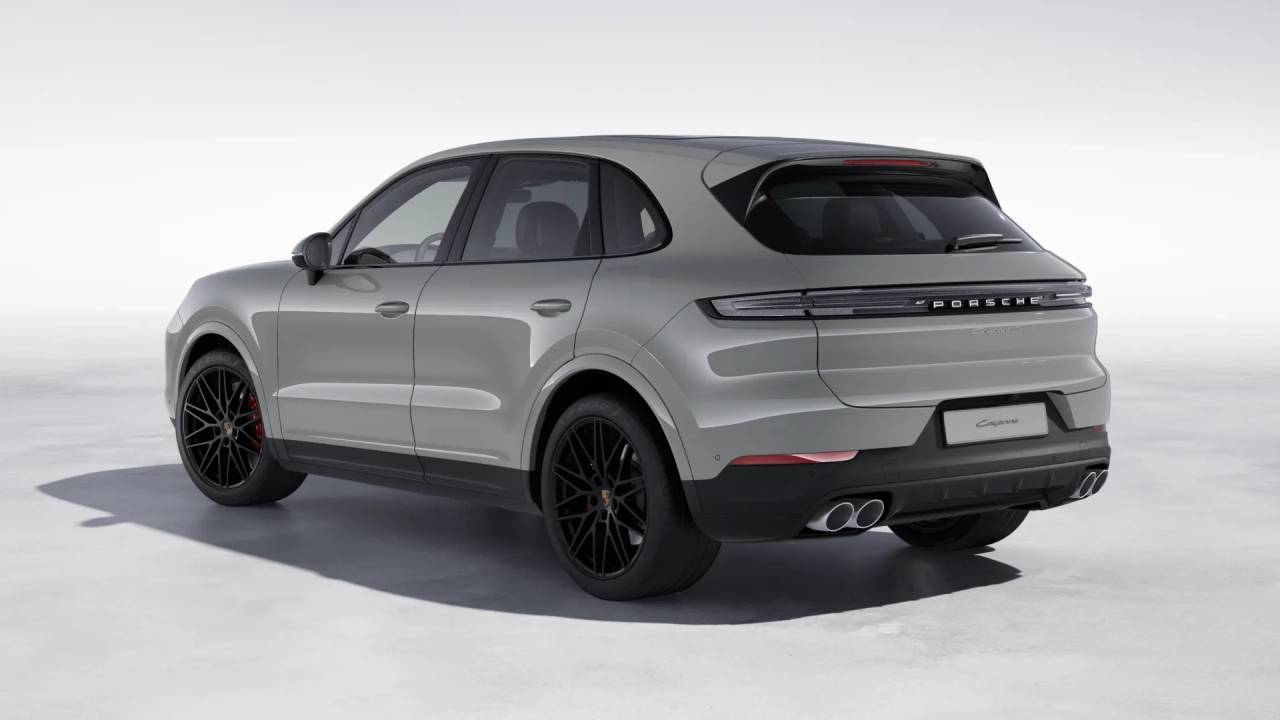 2025 Porsche Cayenne S photo 3