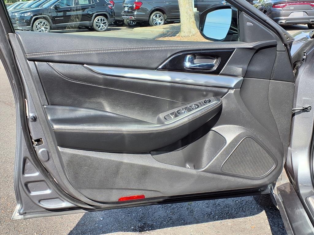 2020 Nissan Maxima SV photo 4