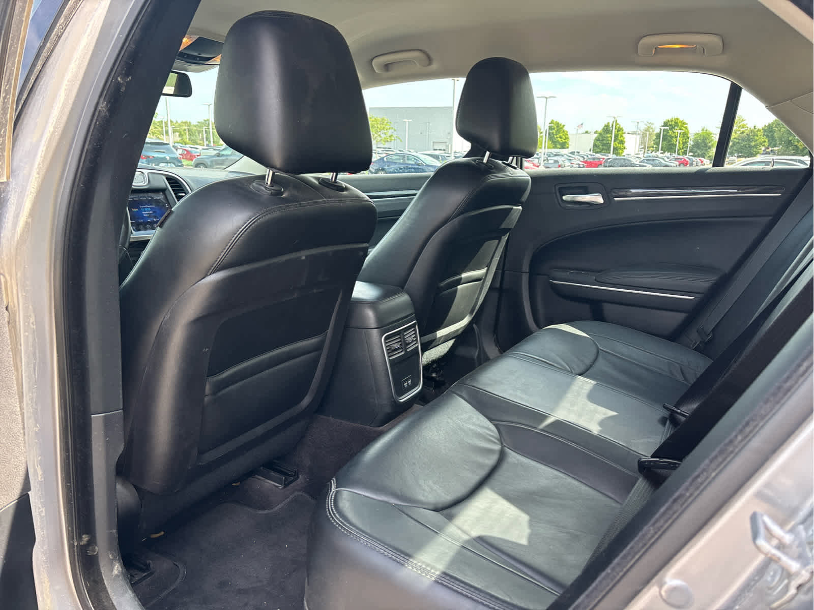 2017 Chrysler 300 Limited photo 5