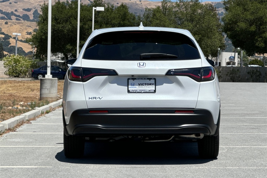 2026 Honda HR-V LX photo 3